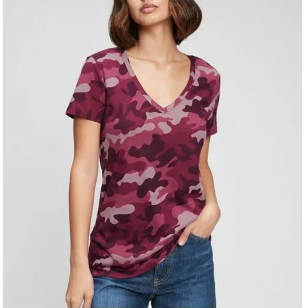 Gap NWT pink & burgundy camo t-shirt vneck shirt sleeves sz S cotton blend‎